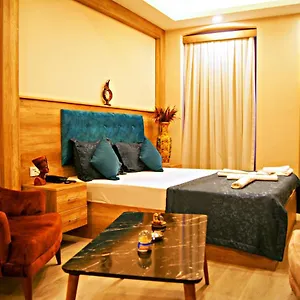 4* Szálloda Destinia Pera